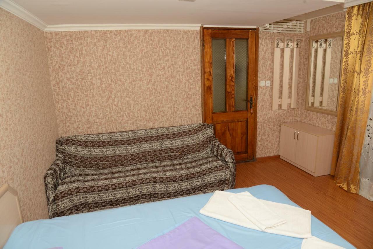 Shin Hotell Akhaltsikhe  Rum bild
