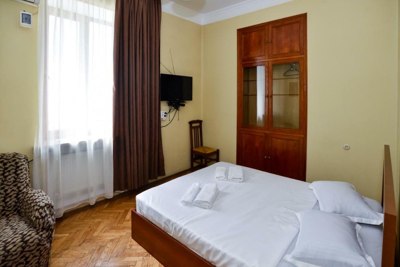 Shin Hotell Akhaltsikhe  Rum bild